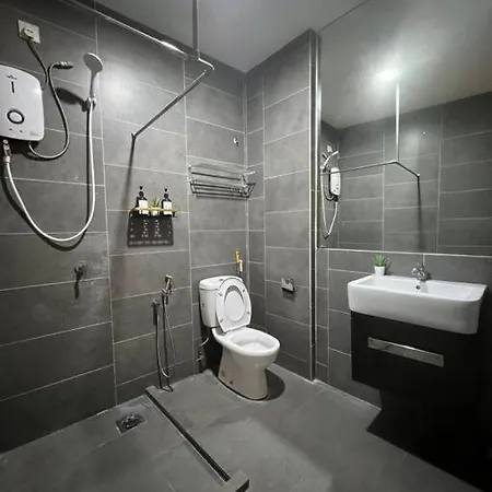 The Lodge @ Empire Damansara Petaling Jaya Exterior photo